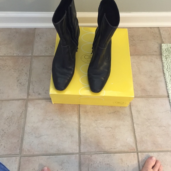 Ankle black leather boots