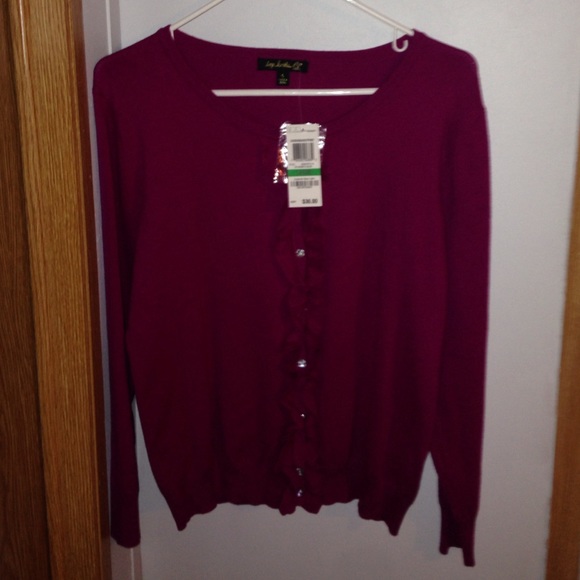 Tops - Brand new sweater