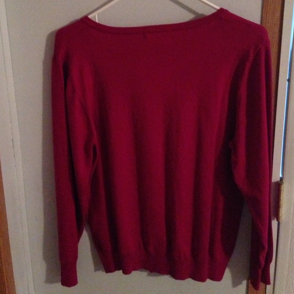 Brand new sweater - Picture 4 of 4