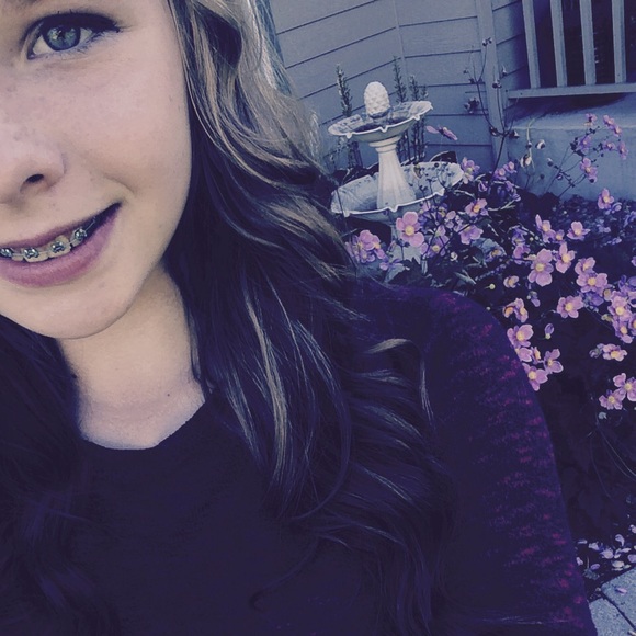 Meet your Posher, Raine - Picture 1 of 6