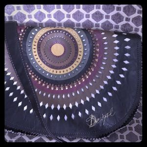 Desigual crossbody.