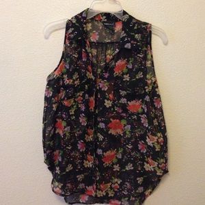 Sleeveless blouse