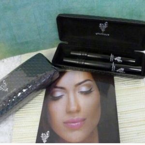 Younique mascara new and seal