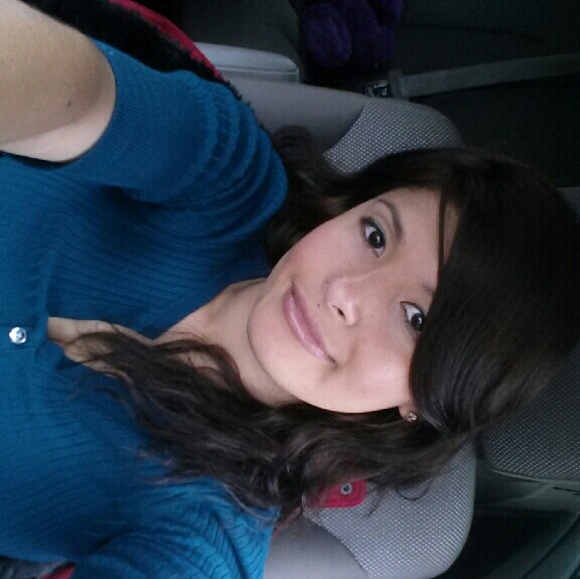 Meet your Posher, Cintia - Picture 2 of 3