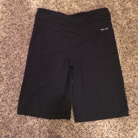 Nike shorts - Picture 2 of 3