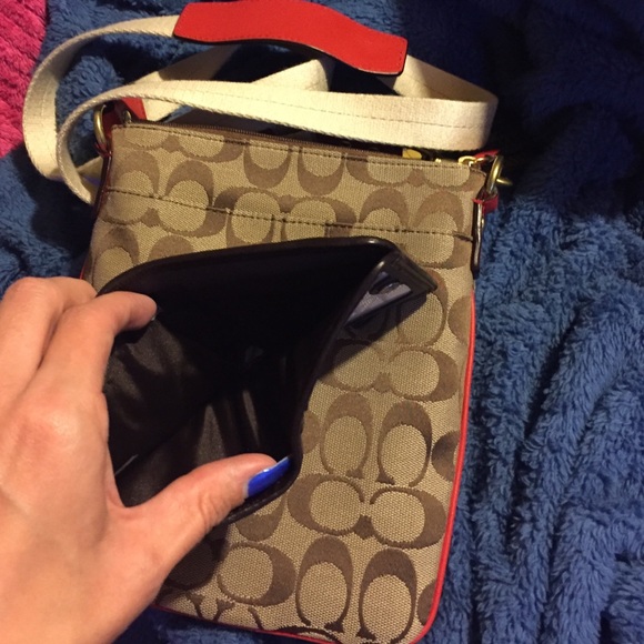 Coach - Picture 3 of 4