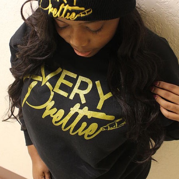 Stylist Black/Shimmer Gold CrewNeck