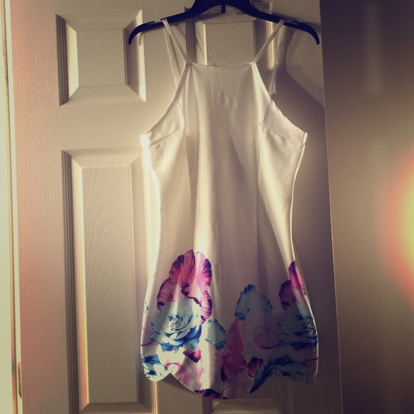 Summer dress. Super cute. Never worn