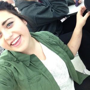 Meet your Posher, Alyssa