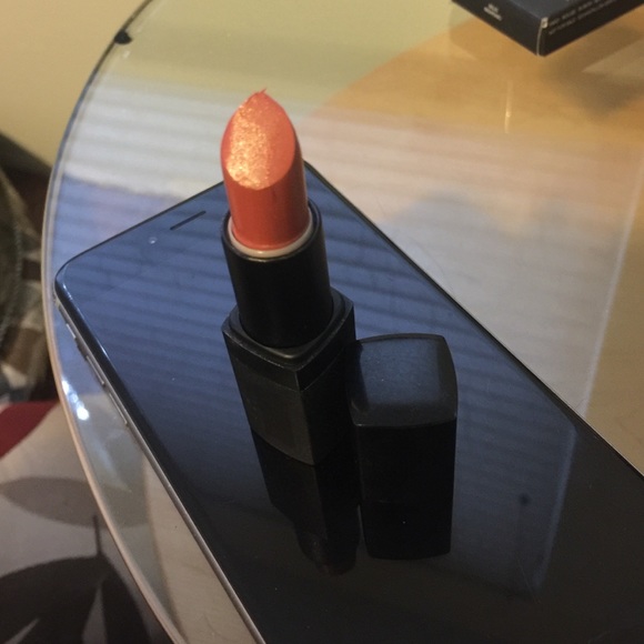 Nars lipstick in outsider