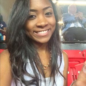 Meet your Posher, Kayla