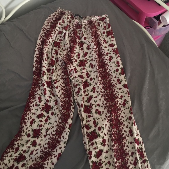 Bandy Melville alexah floral pants