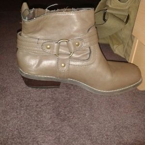 Nicole Ankle Boots