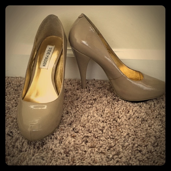 Steve Madden nude heels