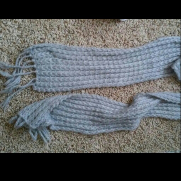 Hand Knit Gray Scarf