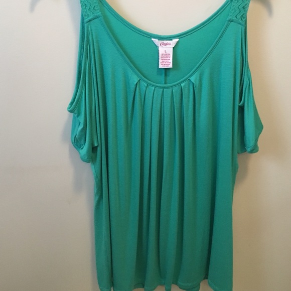 Open shoulder shirt