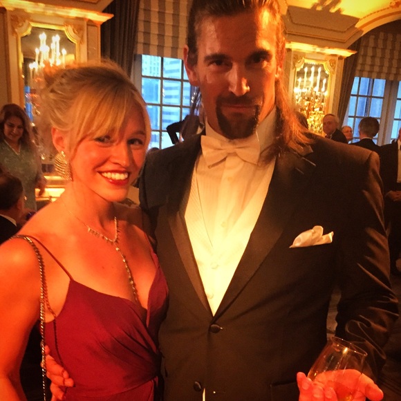 Meet your Posher, Tori - Picture 4 of 4