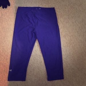 Under armor crop leggings.