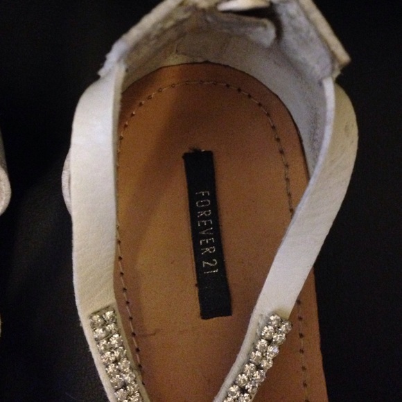 Sandals - Picture 3 of 4