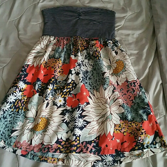 Super Cute Roxy Strapless dress