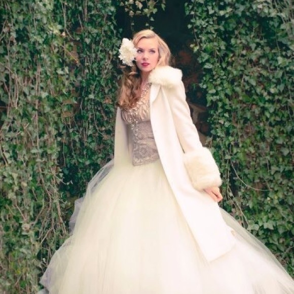 Meet your Posher, Kate - Picture 2 of 4