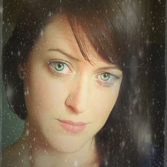 Meet your Posher, Laura - Picture 1 of 1