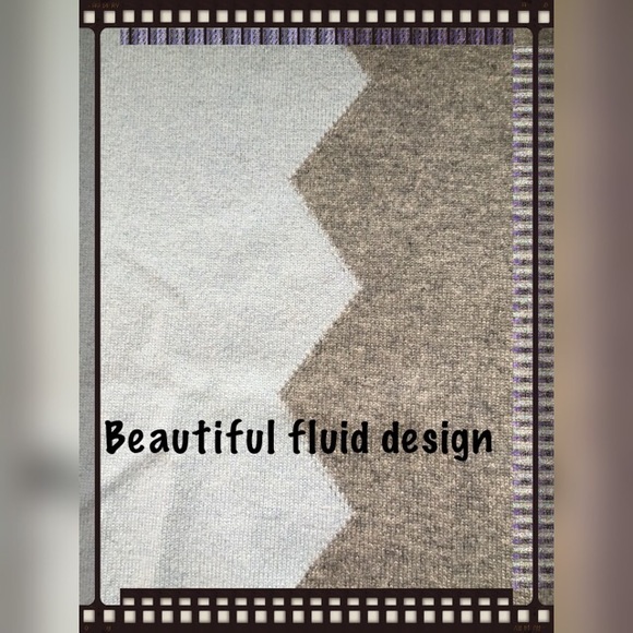 Light Blue+Gray Short Sleeve Cashmere top•gift too - Picture 4 of 4