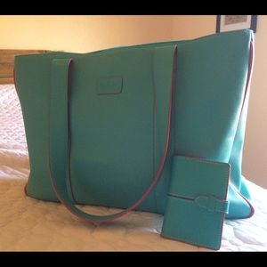 Functional, professional and fun laptop bag