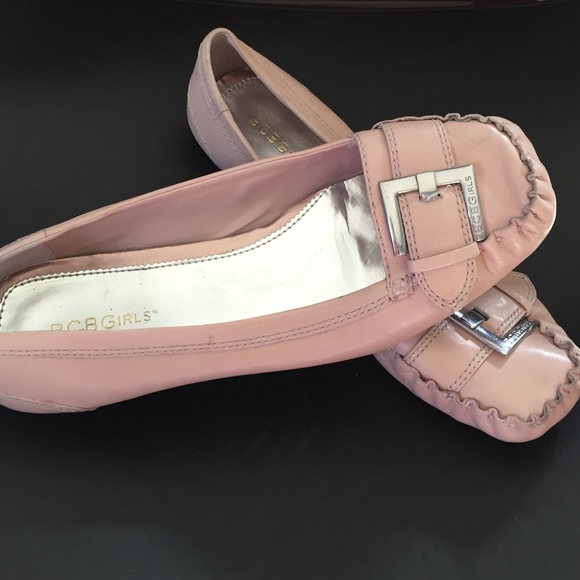 BCBG Shoes - NEW!! BCBG Pink Leather Flats! Size 8 💗