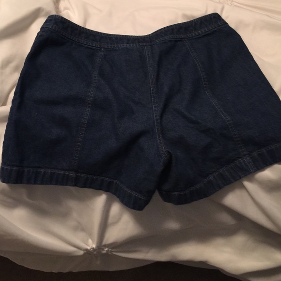 Shorts - Picture 2 of 2