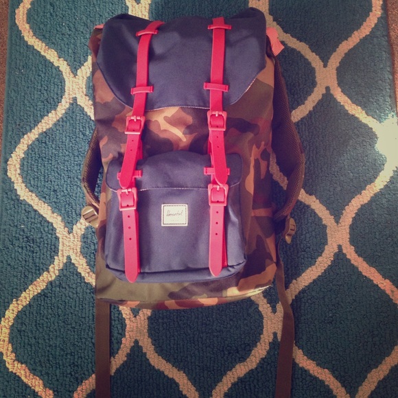 Herschel Supply Company Handbags - SOLD//Herschel Supply Co little America Backpack Herschel Supply Company Handbags - SOLD//Herschel Supply Co little America Backpack