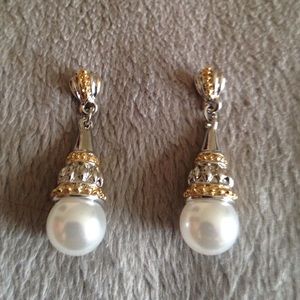 18k White and Yellow Gold plated Pearl earrings
