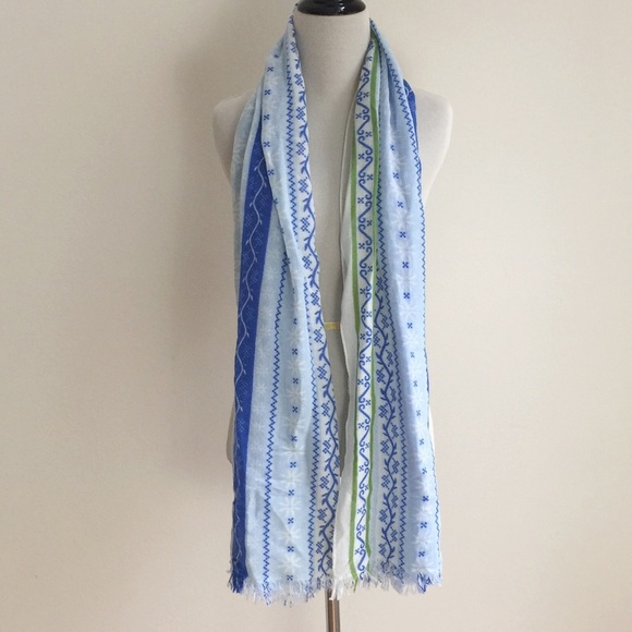 AE | Blue/Green Snowflake Scarf NWOT - Picture 2 of 4