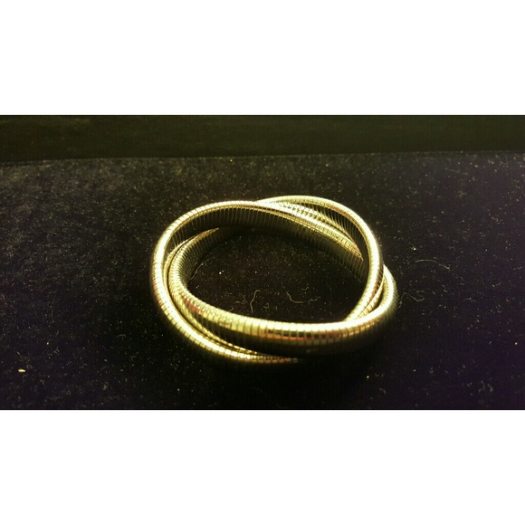 Twisted bracelet