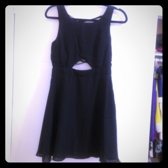 SOLD! Cute black dress. Never worn.