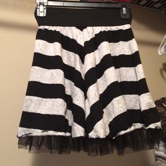 Stripped skirt - Picture 2 of 2