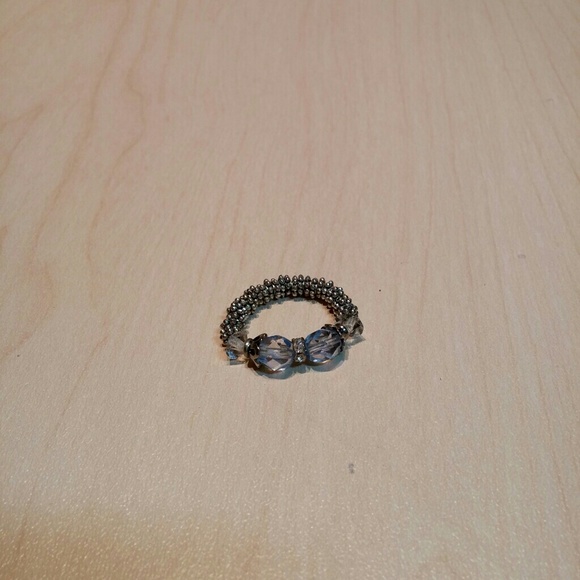 ♦Stretchy Lavender Glass & Crystal Ring - Picture 1 of 1