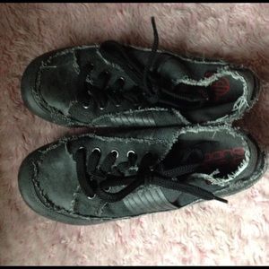 Distressed style lace-up shoes