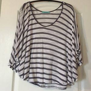 Pleione Gray and white stripe top