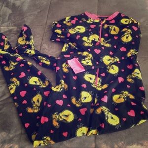 Tweety Bird onesie/ pajamas