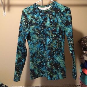 Fitted athletic shirt