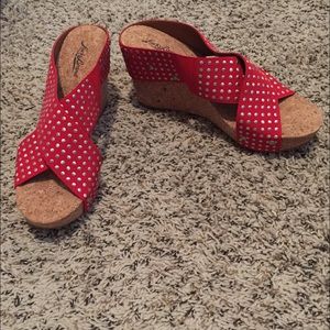 Red studded lucky brand wedges