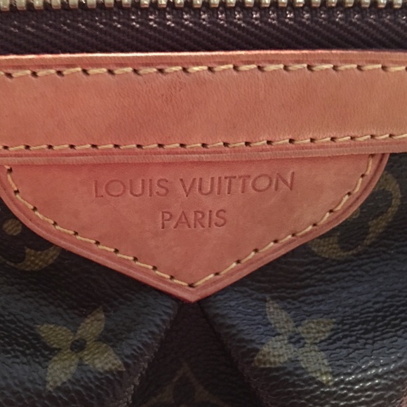 Authentic Louis Vuitton Trivoli GM - Picture 2 of 4