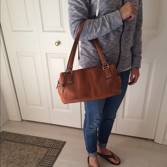 Fossil brand light brown leather purse