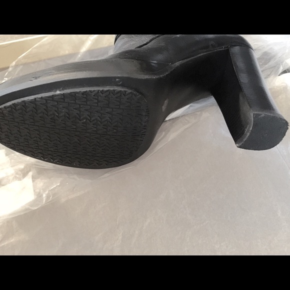 Auth Michael Kors mid-knee boots - Picture 3 of 4