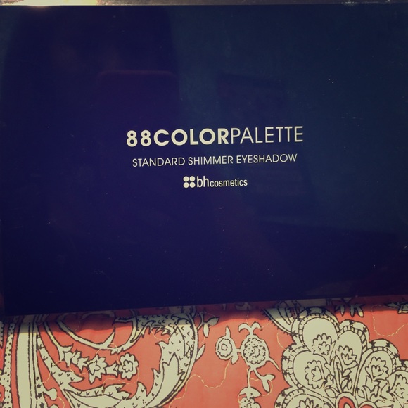 BH cosmetics 88COLOR Palette