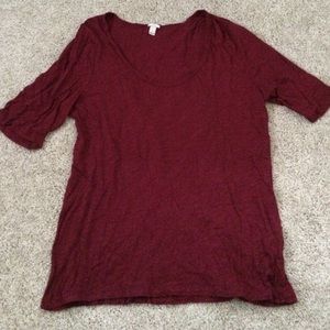 Maroon elbow length tee
