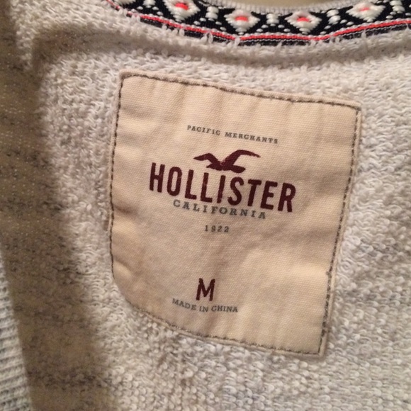 Hollister - Picture 3 of 4