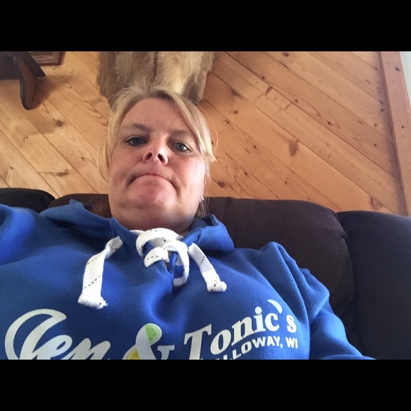 Meet your Posher, Melissa - Picture 1 of 1