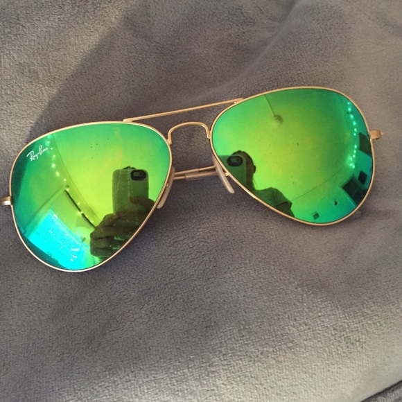 Green mirror ray ban aviator